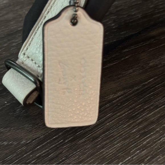 RARE COACH!! Vale Charlie Backpack In Signature Canvas With Rexy By Guang Yu - Picture 2 of 7